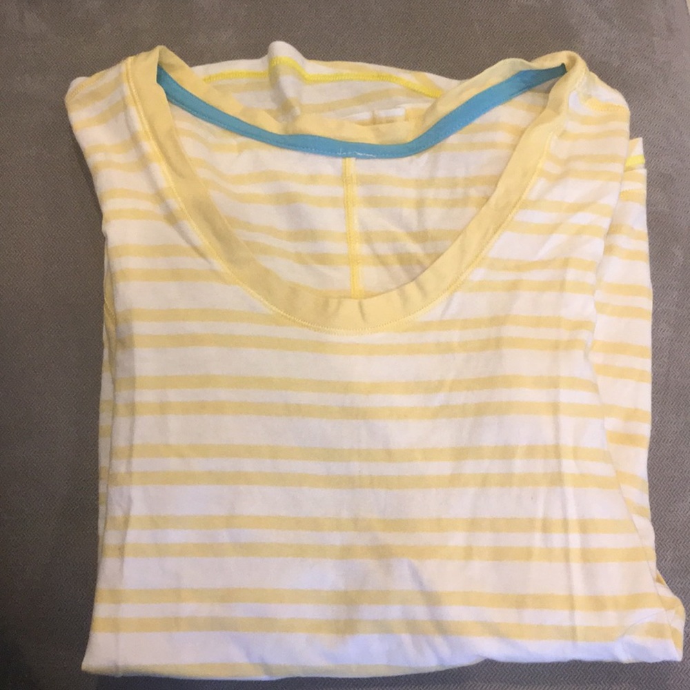 Lululemon t-shirt